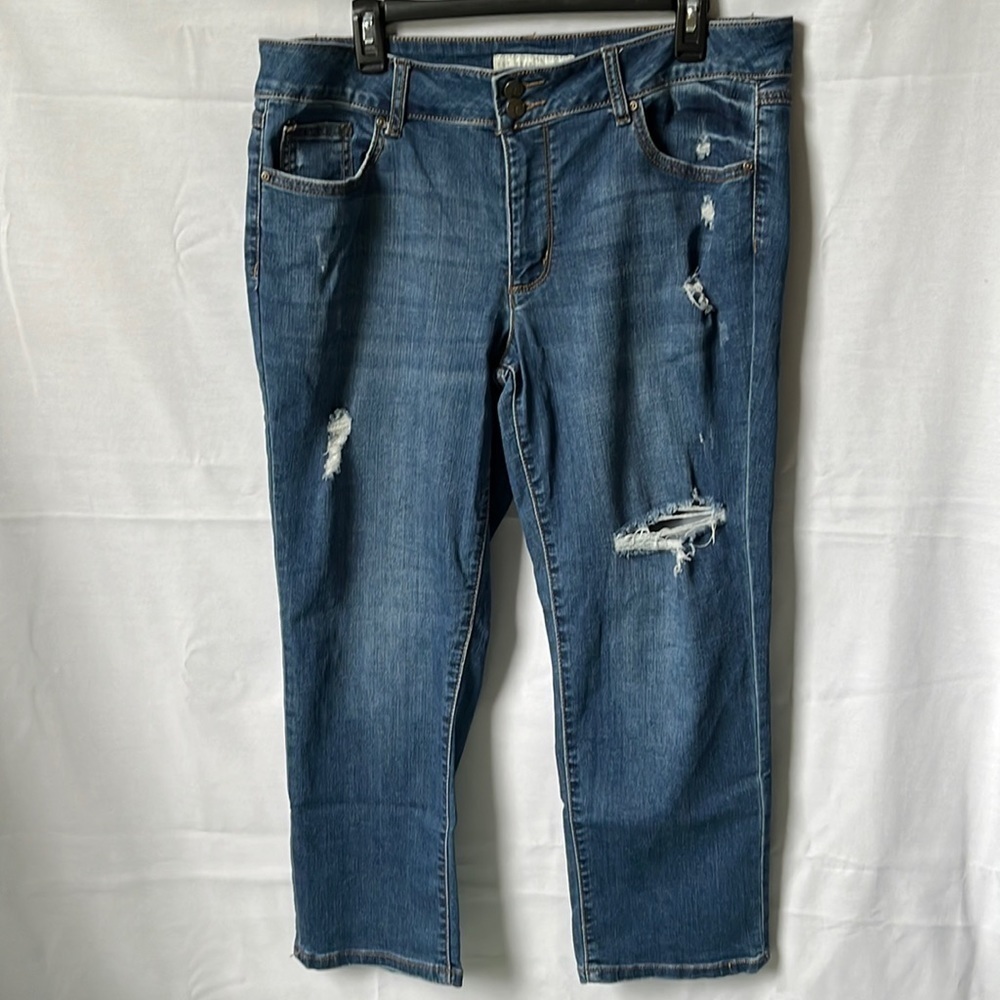 EST. 1946 Distressed Crop Jeans Women’s Size 14 Mid Wash Stretch Denim